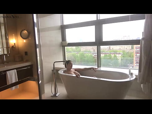 ❤️ Möhtəşəm babe Ehtirasla hamamda öz pişiyini çəkdi ❌ Gözəl porno bizdə ☑