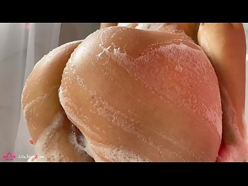 ❤️ Brunette, Duşda Güclü Orgazm Vermək üçün Vibratorla Pişiyi Mastürbasyon Etdirir ❌ Gözəl porno bizdə ☑