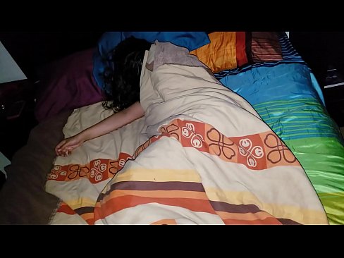 ❤️ Ögey oğul gənc ögey anası yatarkən onu təhqir edir. ❌ Gözəl porno bizdə ☑